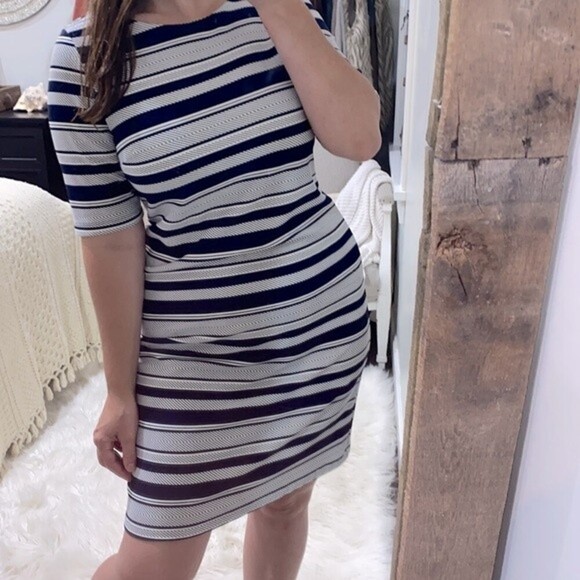 Dresses & Skirts - ILE New York striped shift dress size 12